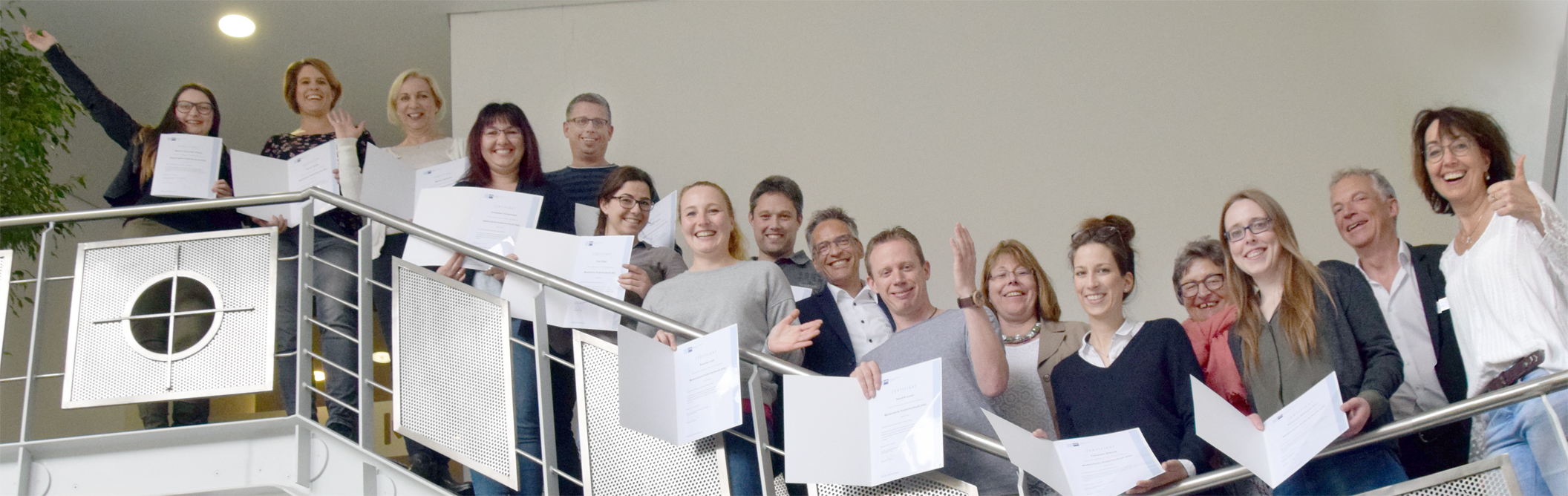 Glückwunsch an 11 neue Kodierfachkräfte | Medizinischer Dienst ...